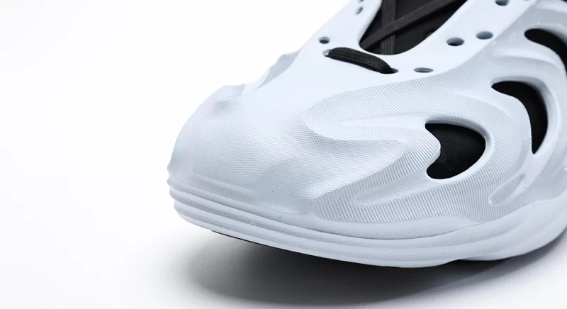 adiFOM Q Halo Blue Core Black
