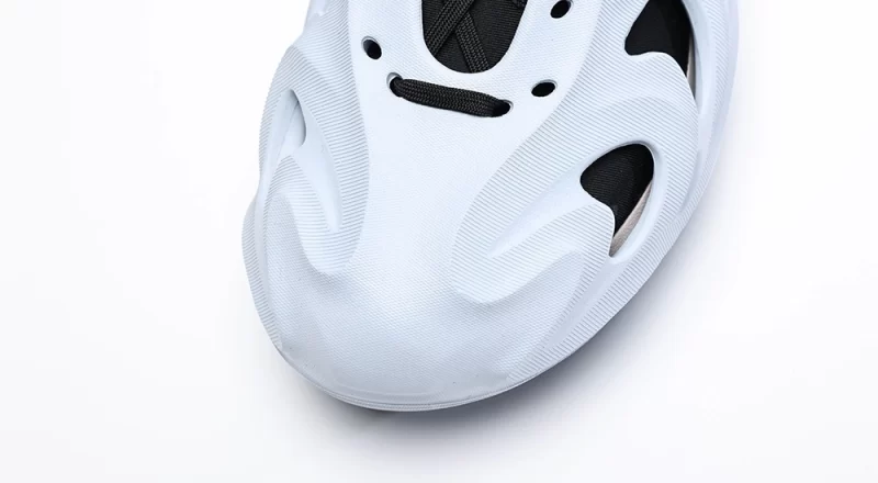 adiFOM Q Halo Blue Core Black