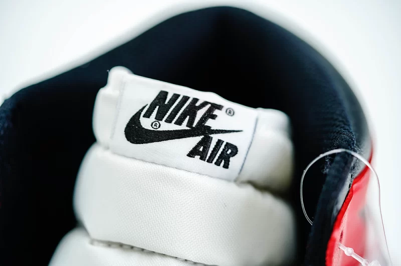 Air Jordan 1 Retro High OG 'Black Toe' Reps