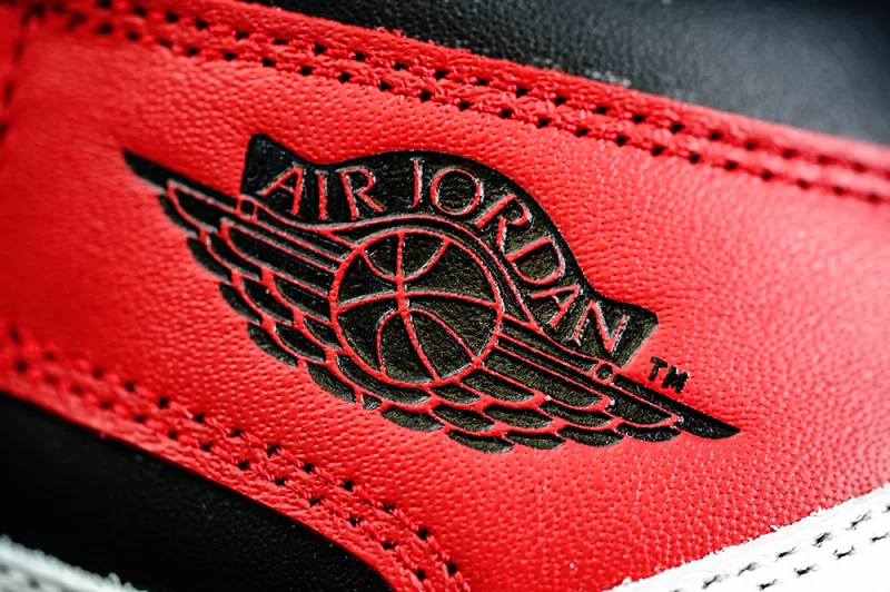 Air Jordan 1 Retro High OG 'Black Toe' Reps