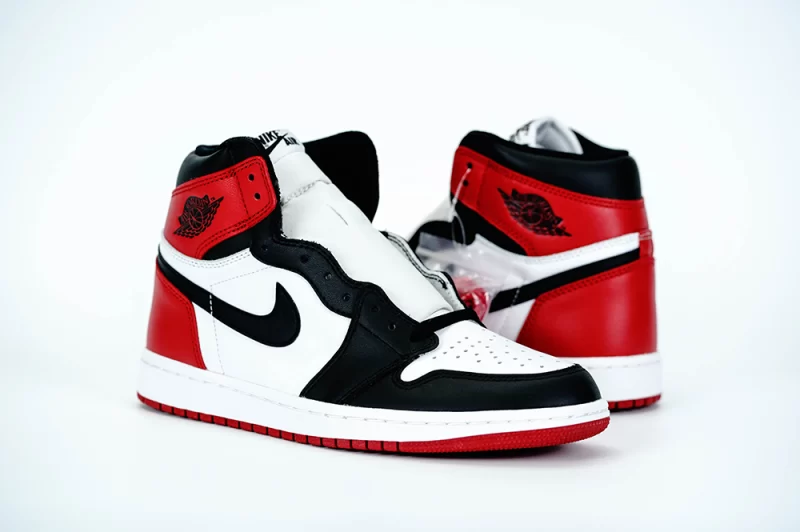 Air Jordan 1 Retro High OG 'Black Toe' Reps