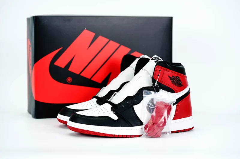 Air Jordan 1 Retro High OG 'Black Toe' Reps