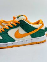 Dunk Low Pro Legion Pine Kumquat