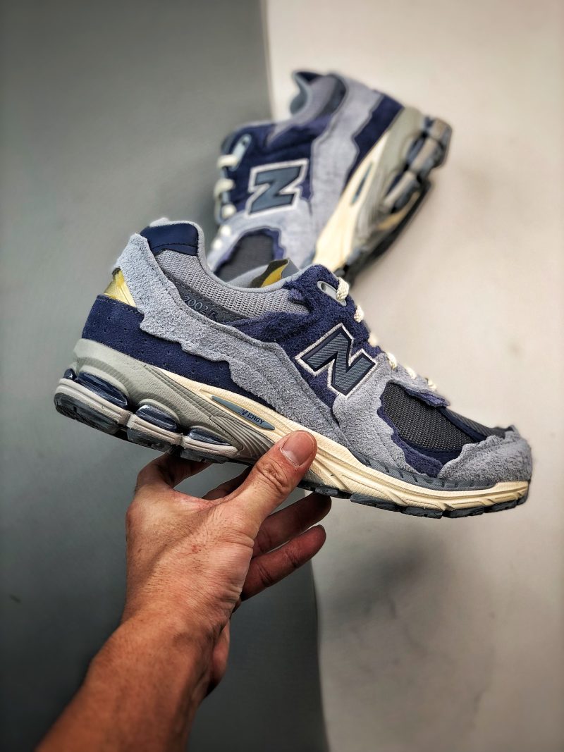 New Balance 2002R Protection Pack Light Arctic Grey Purple1