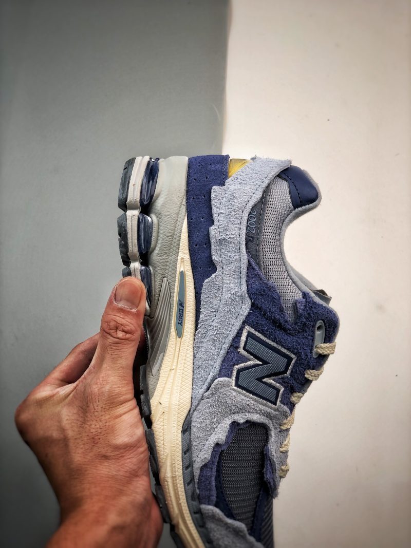 New Balance 2002R Protection Pack Light Arctic Grey Purple1