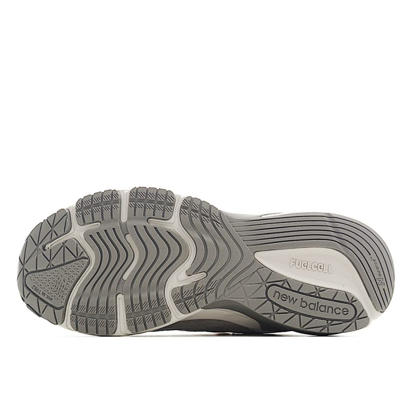 WTAPS 990v6 sneakers
