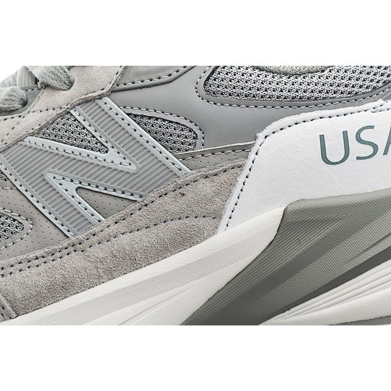WTAPS 990v6 sneakers