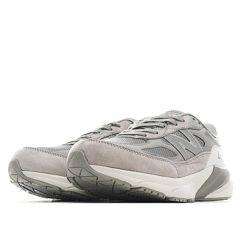 WTAPS 990v6 sneakers