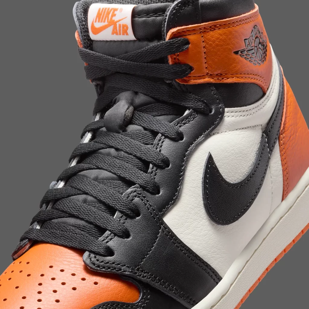 Rear ankle and heel curve on Air Jordan 1 Shattered Backboard reps