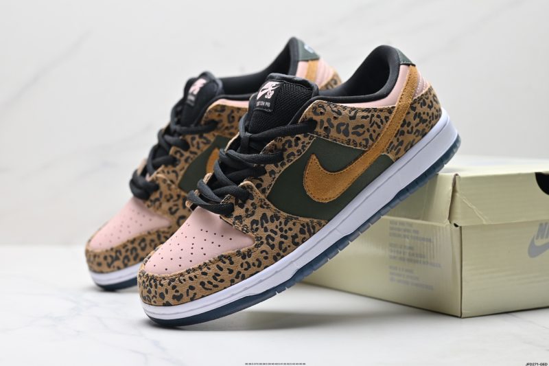 Nike SB Dunk Low Arts-Rec 1:1 Reps Side Panel Detail