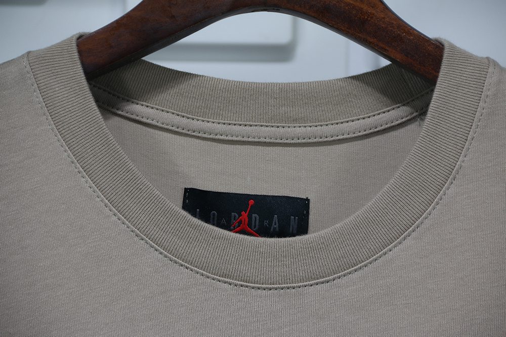 travis scott cactus jack x jordan t-shirt khaki/desert