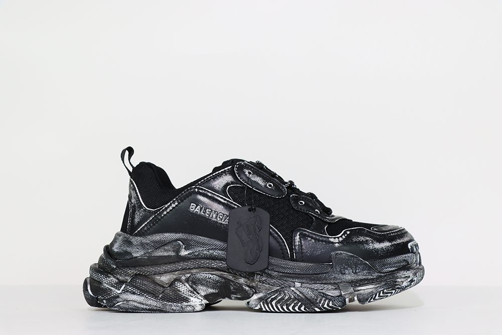 balenciaga triple s snekaer dirty black