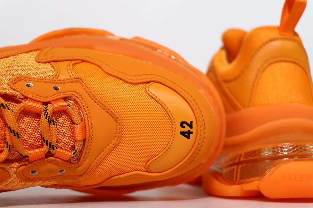 balenciaga triple s snekaer orange