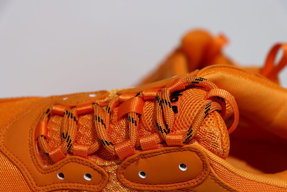 balenciaga triple s snekaer orange