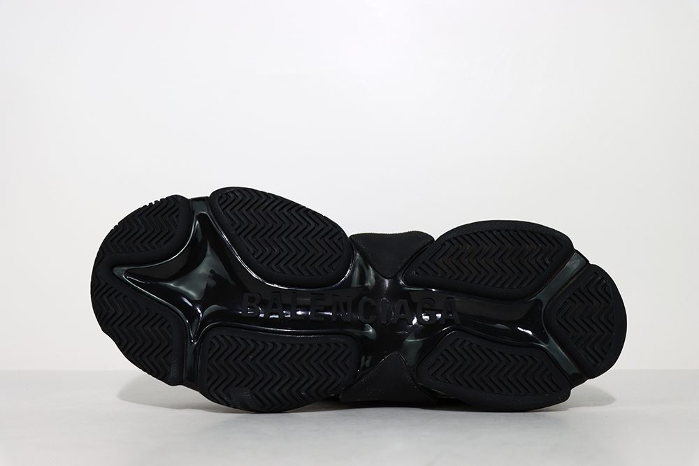 balenciaga triple s snekaer black silver