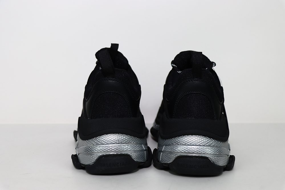 balenciaga triple s snekaer black silver