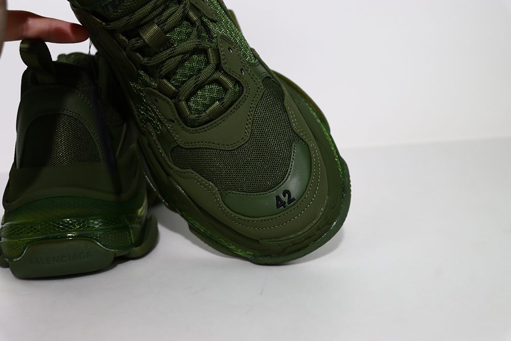 balenciaga triple s snekaer dark green