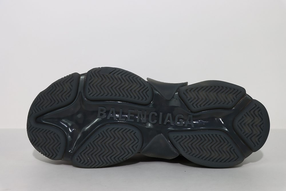 balenciaga triple s snekaer dark gray