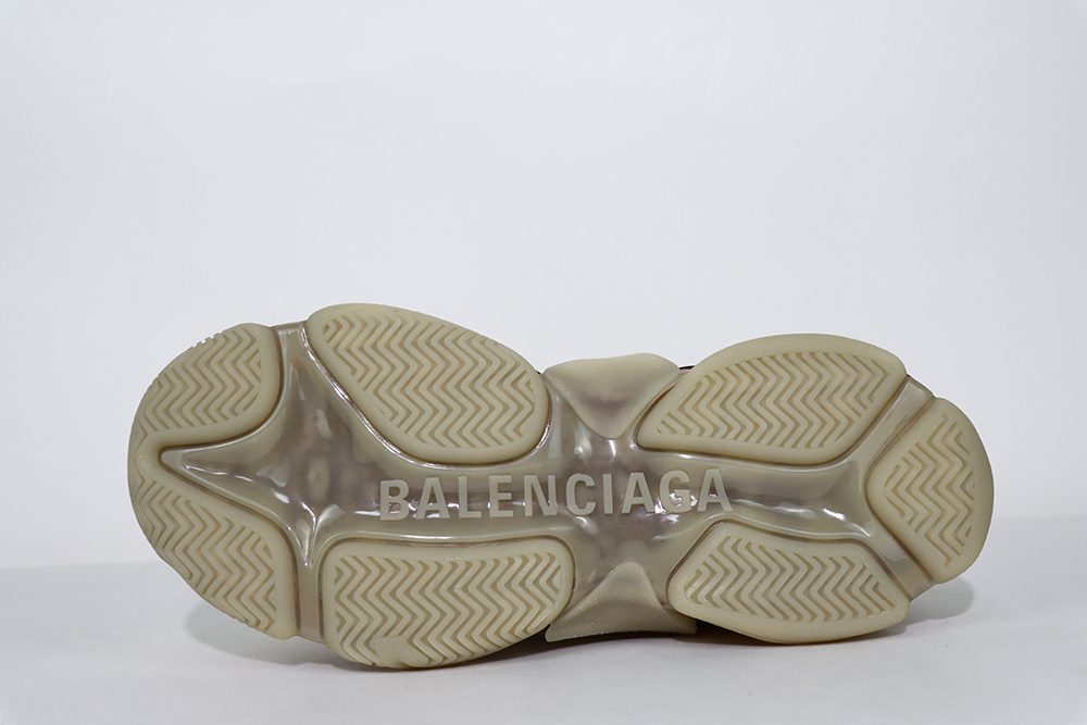 balenciaga triple s snekaer milky white