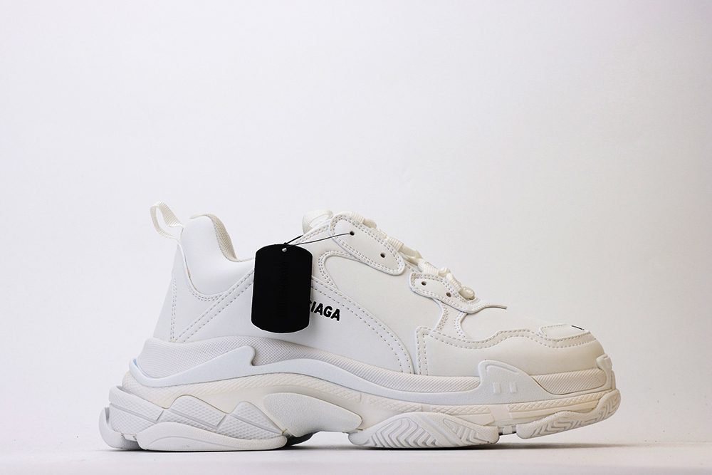 balenciaga triple s snekaer white