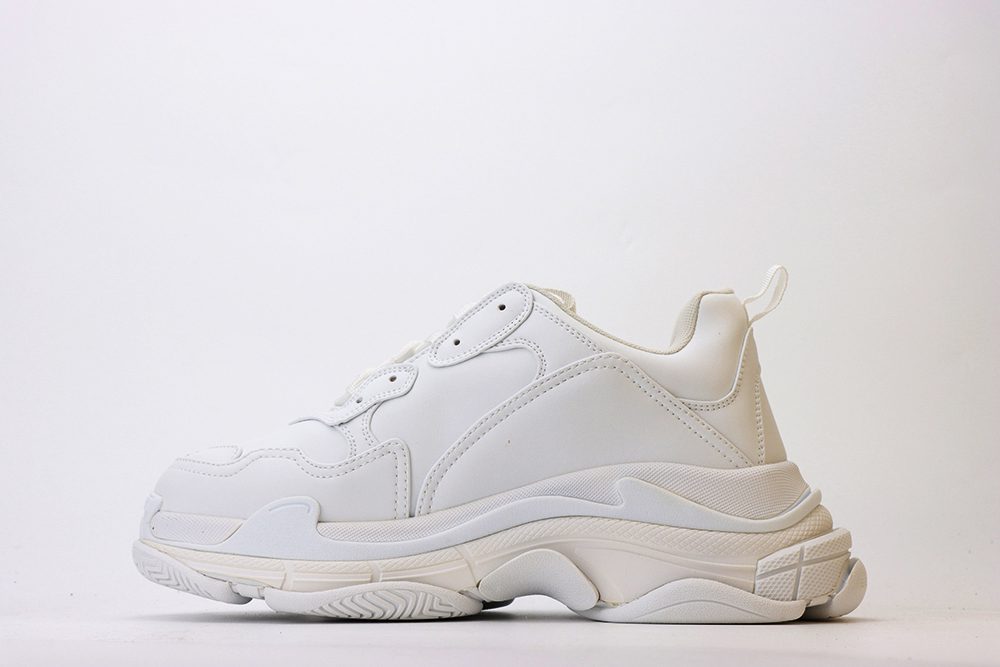 balenciaga triple s snekaer white