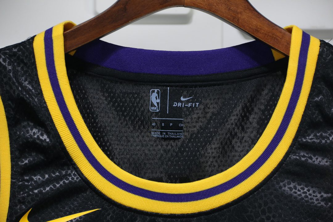 20210620_i1624144025_312_1-jpg kobe swingman jersey 8