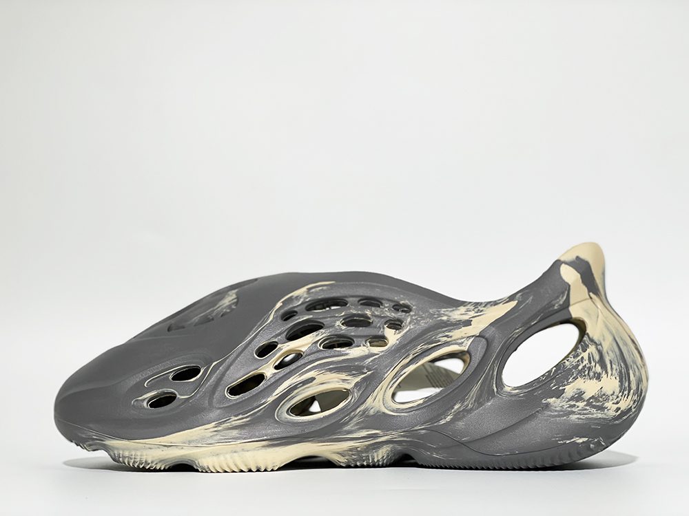 yeezy foam runner moon grey
