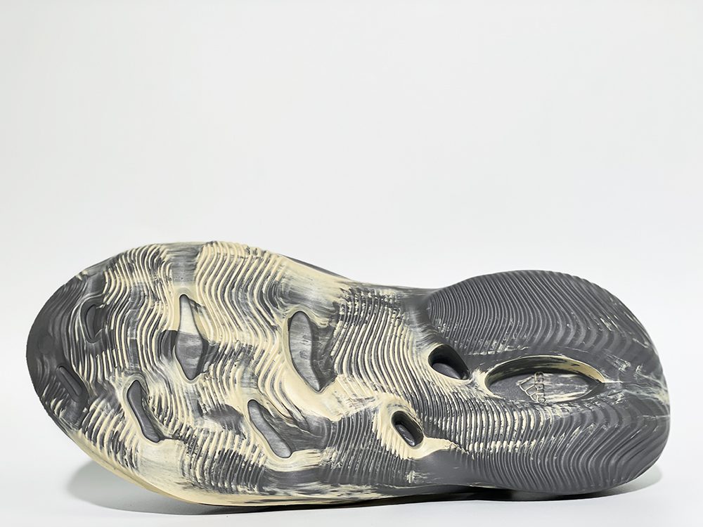 yeezy foam runner moon grey