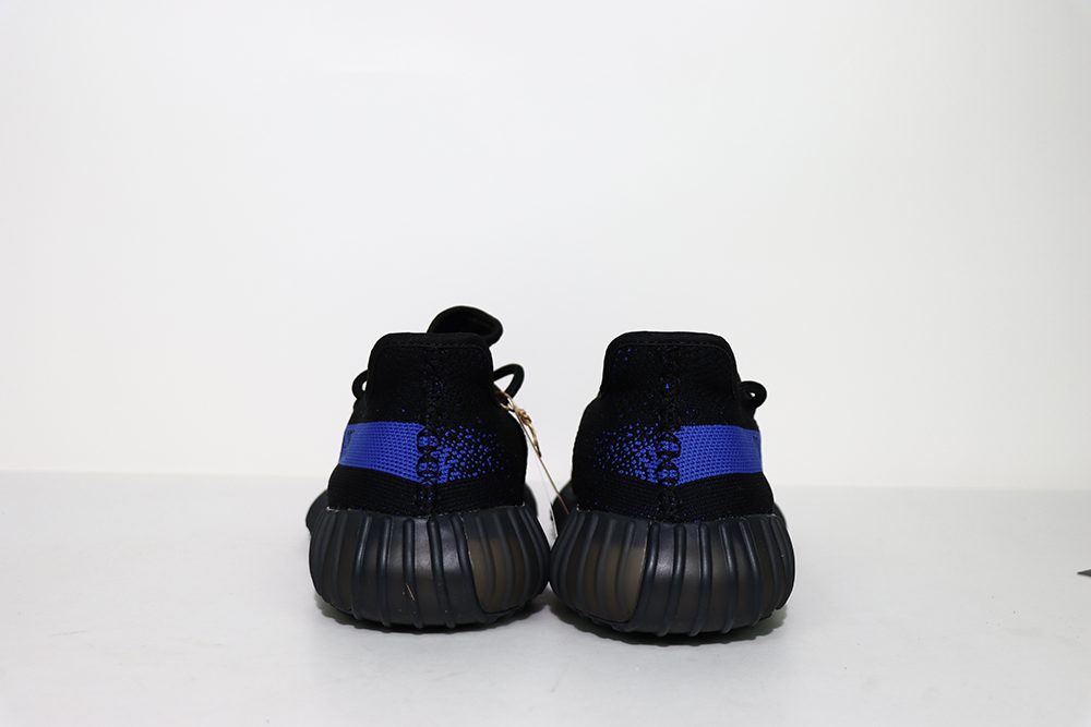 yeez 350 v2 dazzling blue