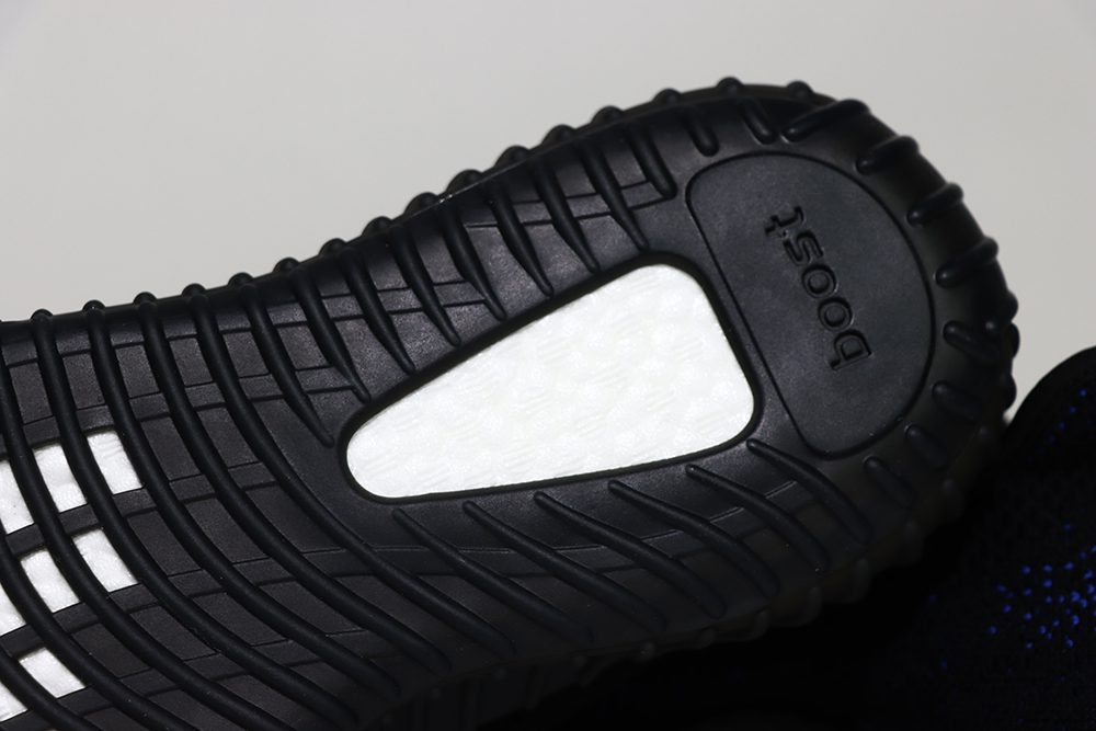 yeez 350 v2 dazzling blue