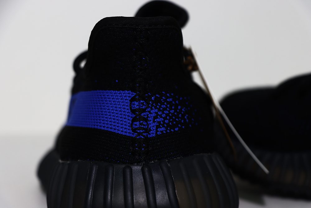 yeez 350 v2 dazzling blue