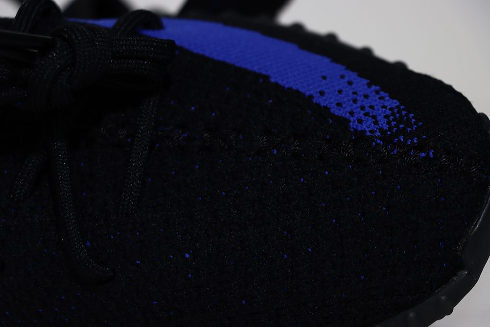yeez 350 v2 dazzling blue