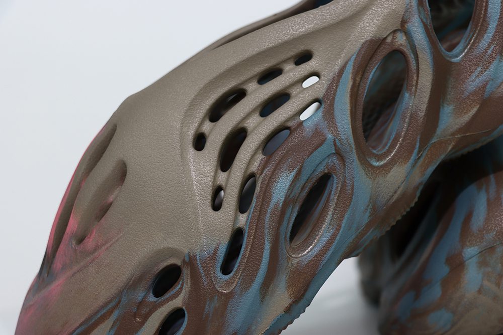 img_7069 foam runner mx sand grey