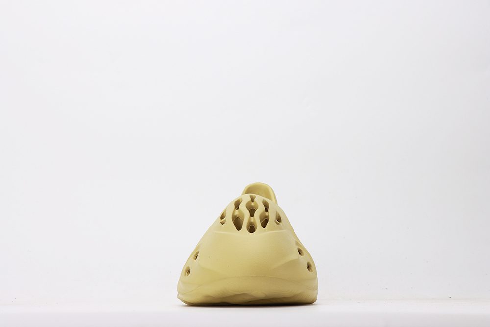 adidas yeezy foam runner sulfur