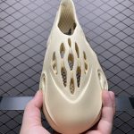 Yeezy Foam RNNR MX Cream Clay Reps