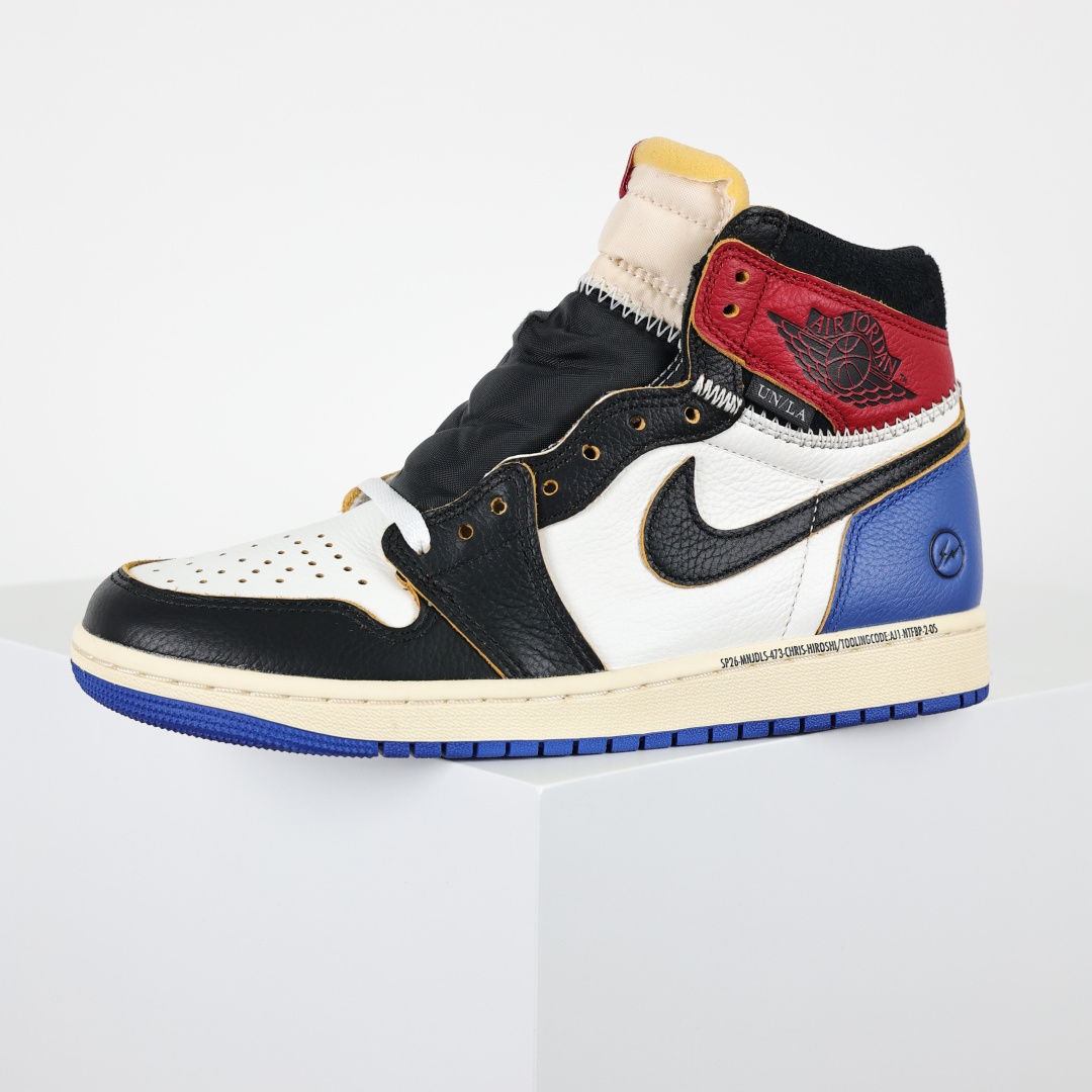 Jordan 1 Retro High OG SP Fragment x Union LA Varsity Red Sport Royal 5 Jordan 1 Retro High OG SP Fragment x Union LA Varsity Red Sport Royal with laces detail