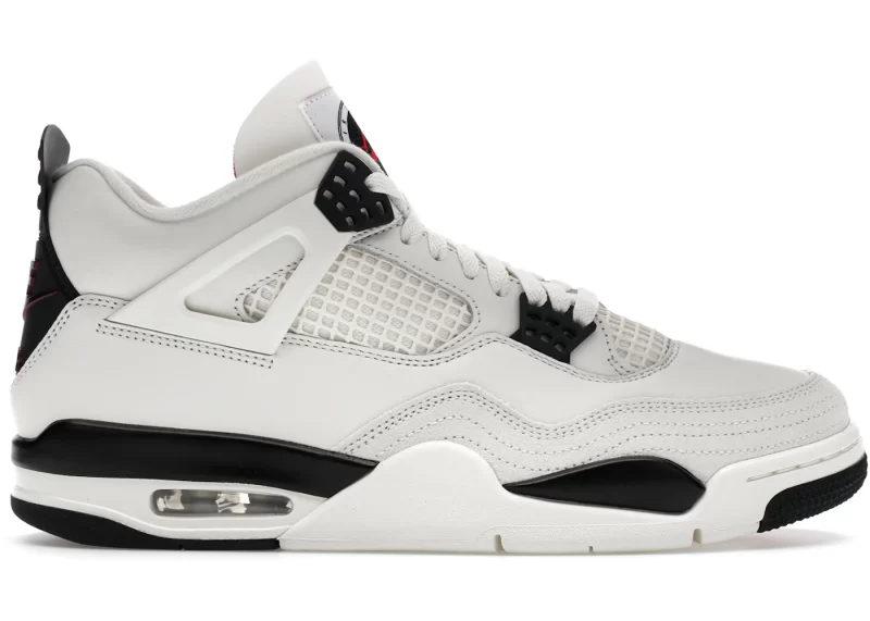 Jordan 4 Retro OG Flight Club sneakers IM4002-100 iconic design