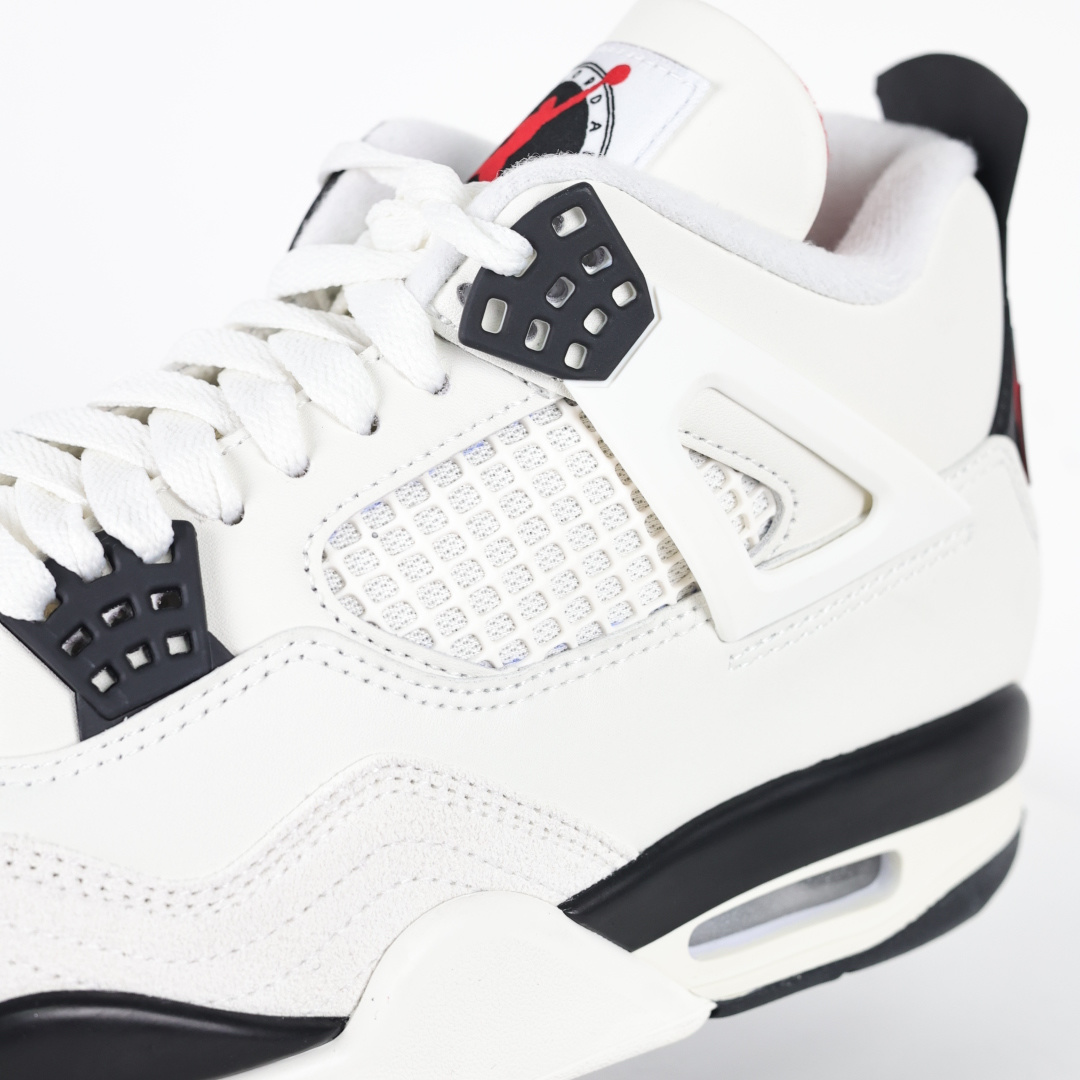 Jordan 4 Retro OG Flight Club 2 Tongue label and Jumpman logo on Jordan 4 Retro OG Flight Club