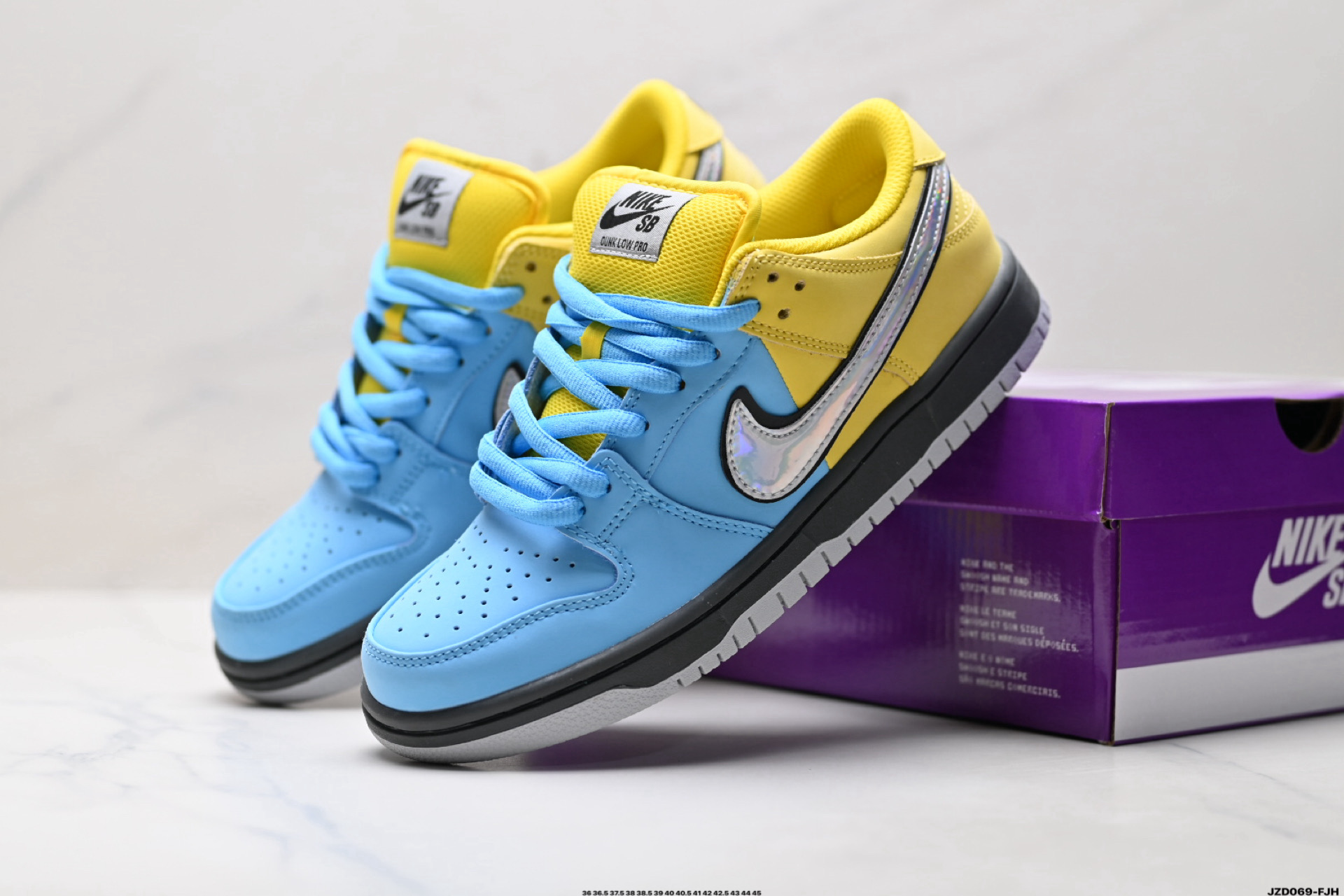 Nike SB Dunk Low Pro Muni Lightning Denim Turquoise 4 Front view of Nike SB Dunk Low Pro Muni Lightning Denim Turquoise shoe