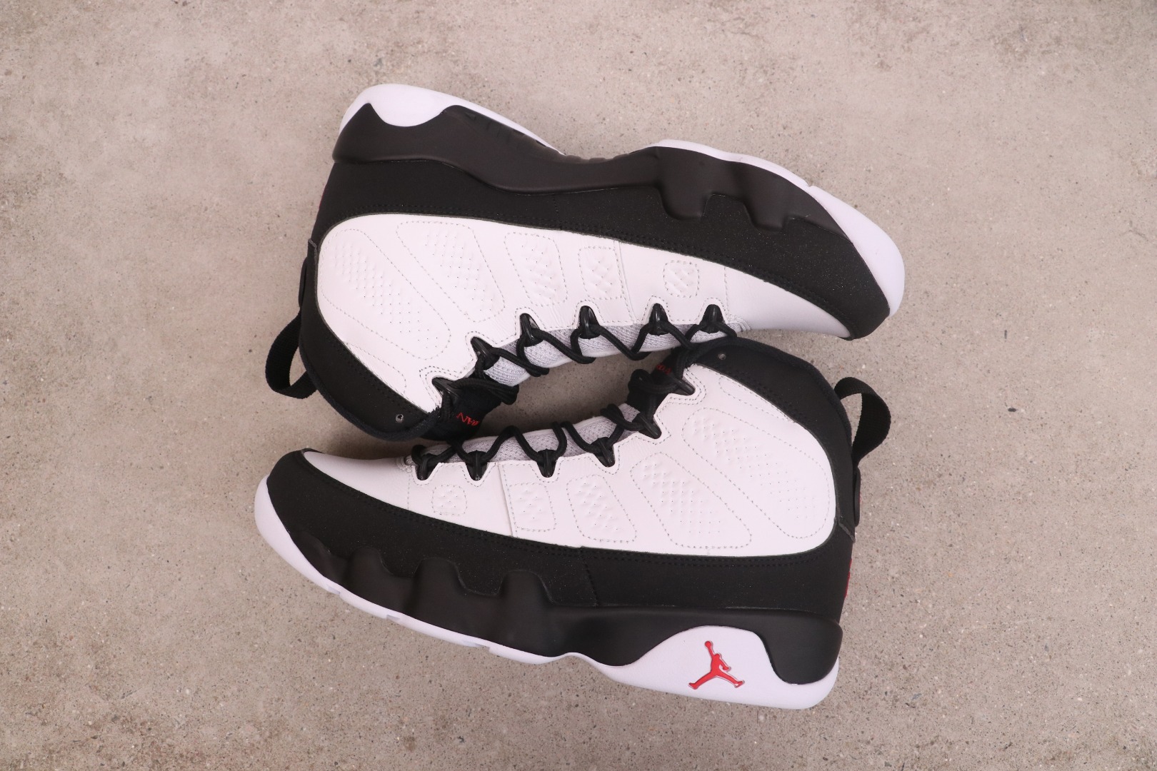 Jordan 9 Retro OG Space Jam (2026) 6 Jordan 9 Retro OG Space Jam (2026) close-up of patent leather mudguard, IX6179-100